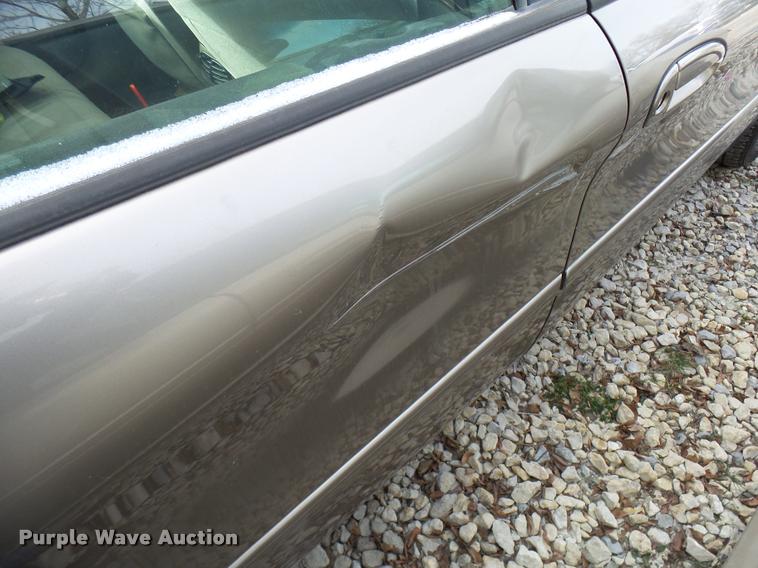 image for item DG9517 2002 Ford Taurus SE