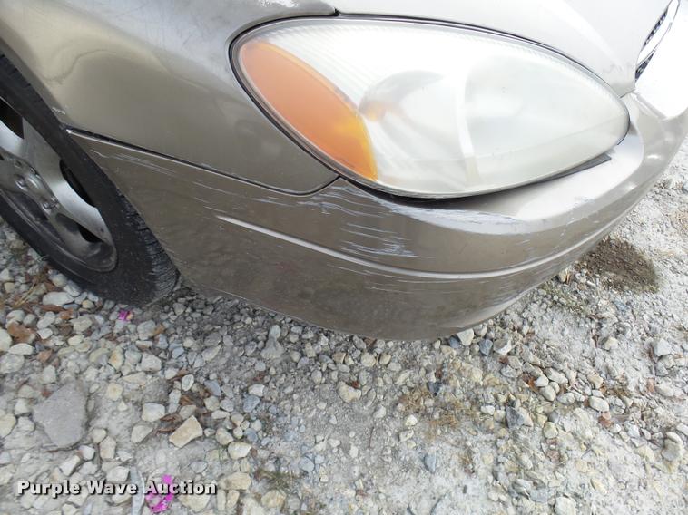 image for item DG9517 2002 Ford Taurus SE