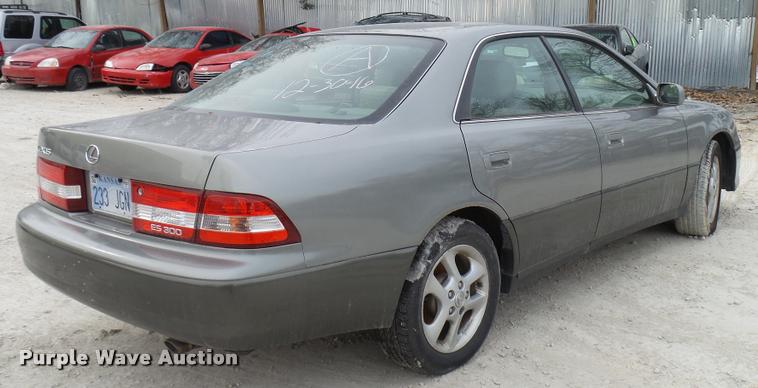 image for item DG9518 2001 Lexus ES 300