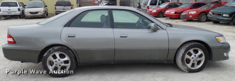 image for item DG9518 2001 Lexus ES 300