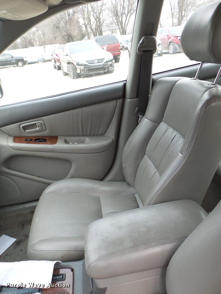 image for item DG9518 2001 Lexus ES 300