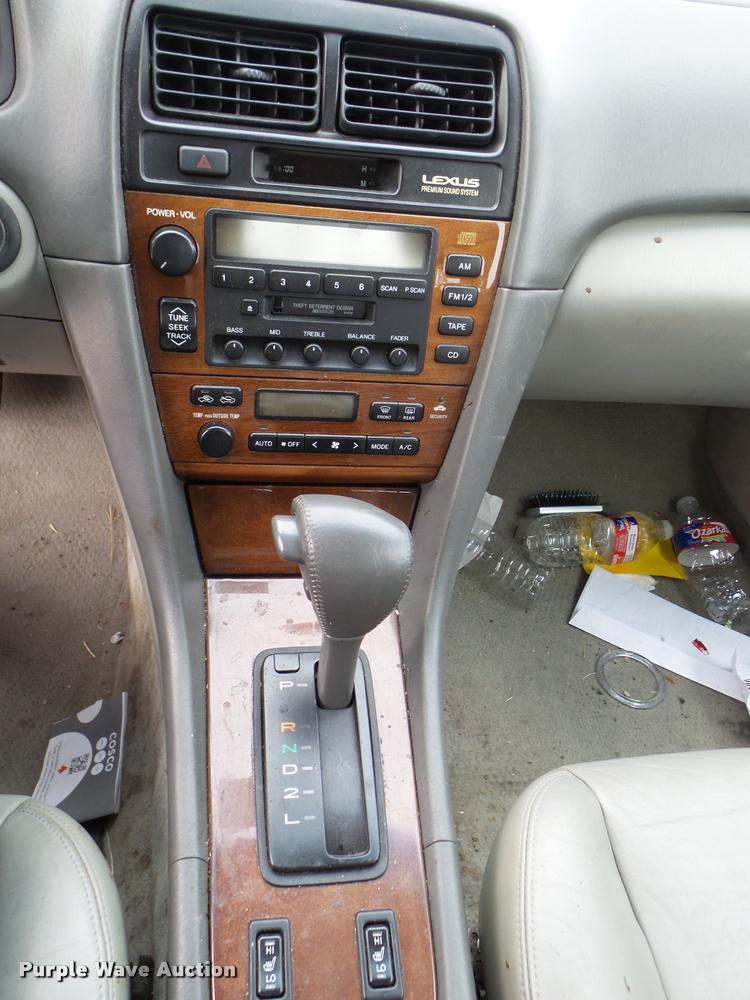 image for item DG9518 2001 Lexus ES 300