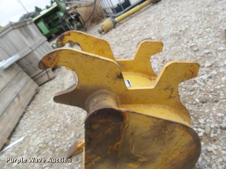 image for item DI9549 John Deere bucket