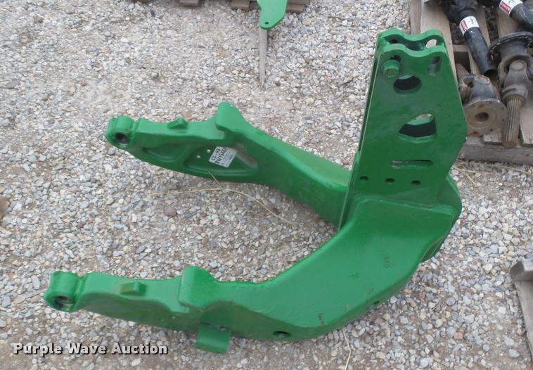 image for item DI9551 John Deere 563/673 loader bracket