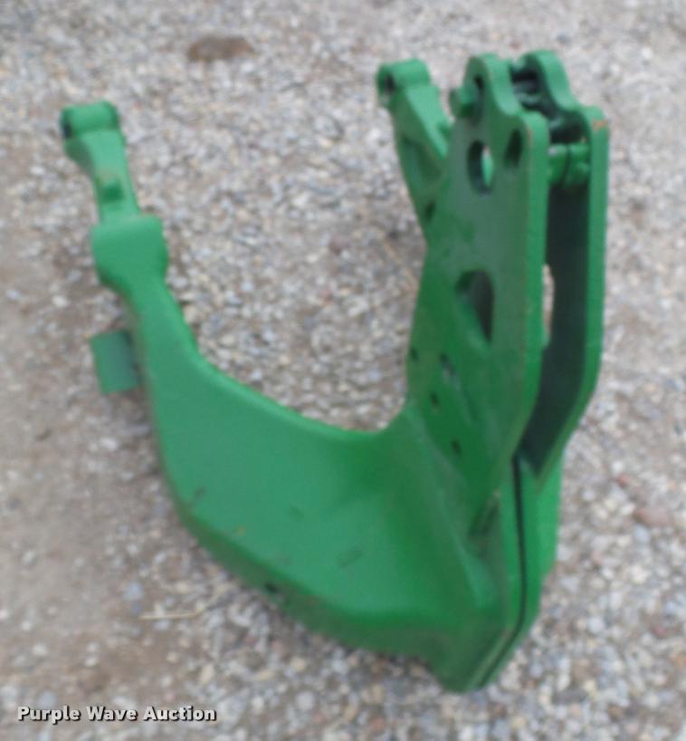 image for item DI9551 John Deere 563/673 loader bracket