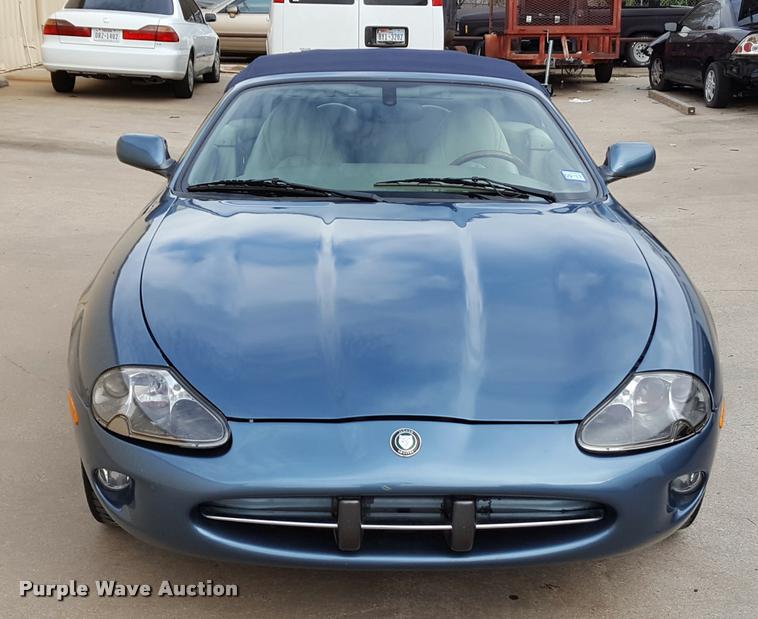 image for item F1731 2000 Jaguar XK8 convertible