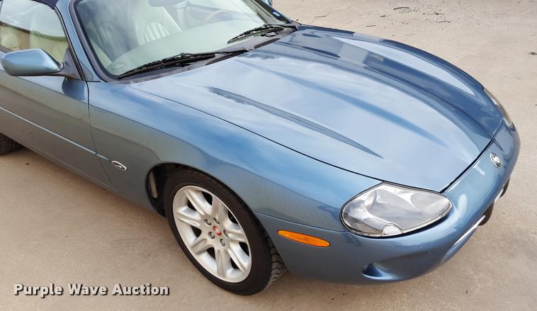 image for item F1731 2000 Jaguar XK8 convertible