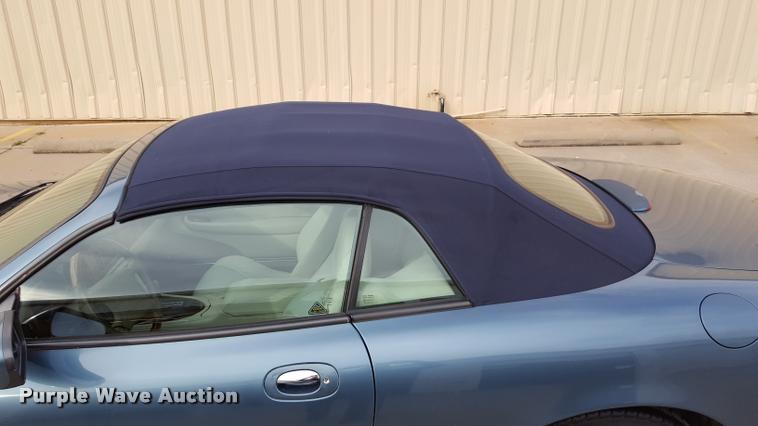 image for item F1731 2000 Jaguar XK8 convertible