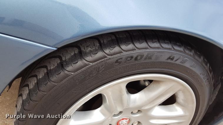 image for item F1731 2000 Jaguar XK8 convertible