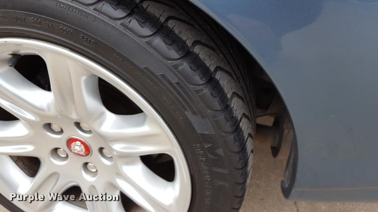 image for item F1731 2000 Jaguar XK8 convertible