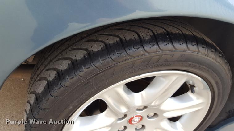 image for item F1731 2000 Jaguar XK8 convertible