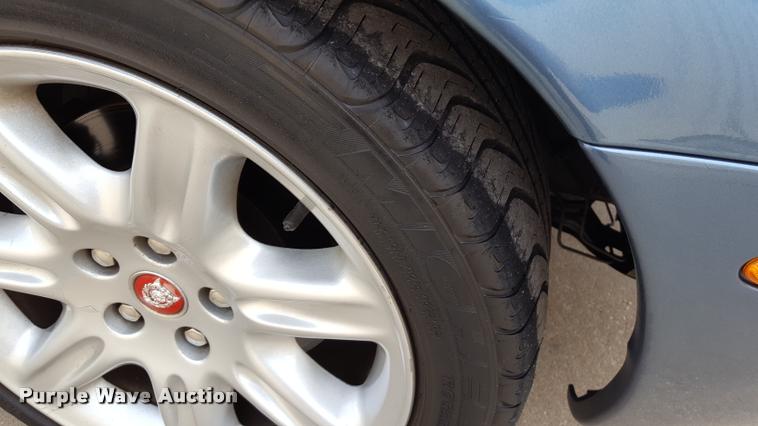 image for item F1731 2000 Jaguar XK8 convertible