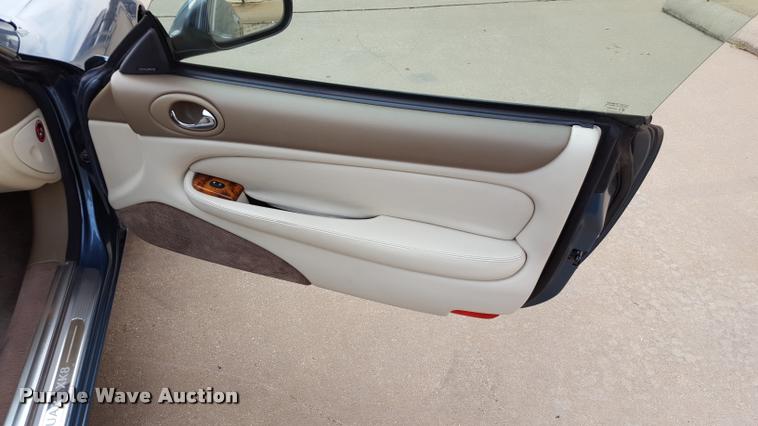 image for item F1731 2000 Jaguar XK8 convertible