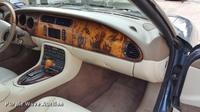 image for item F1731 2000 Jaguar XK8 convertible