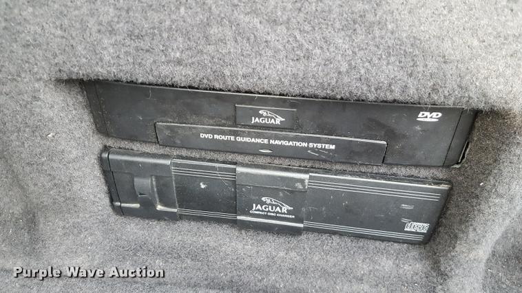 image for item F1731 2000 Jaguar XK8 convertible