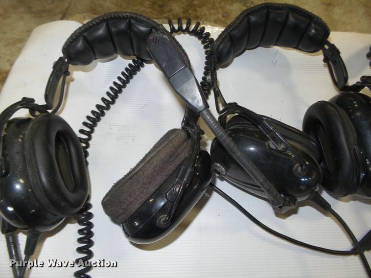 image for item F1736 (18) Tekk NT40 two-way radios