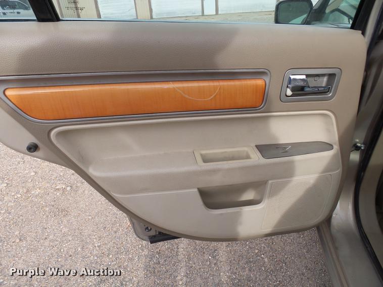 image for item K1002 2006 Lincoln Zephyr