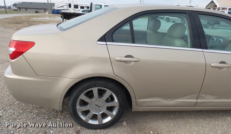 image for item K1002 2006 Lincoln Zephyr