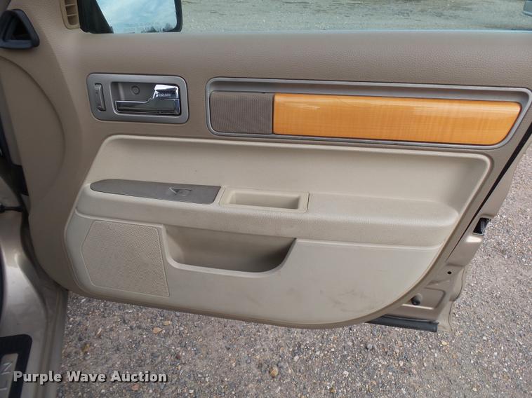 image for item K1002 2006 Lincoln Zephyr