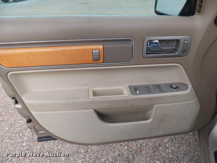 image for item K1002 2006 Lincoln Zephyr