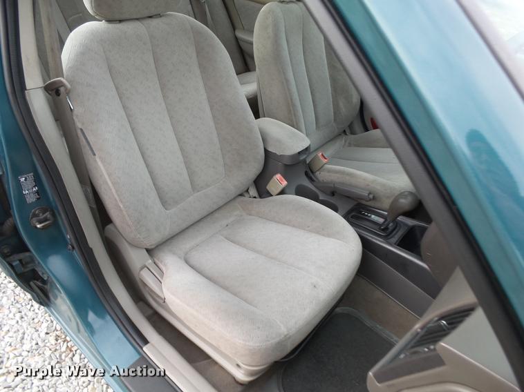 image for item K1003 2006 Hyundai Elantra