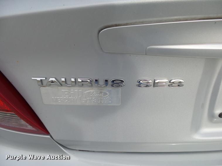 image for item K1004 2004 Ford Taurus SES
