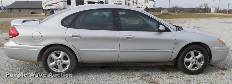 image for item K1004 2004 Ford Taurus SES