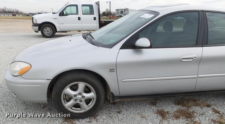 image for item K1004 2004 Ford Taurus SES