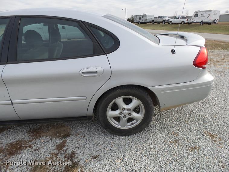 image for item K1004 2004 Ford Taurus SES