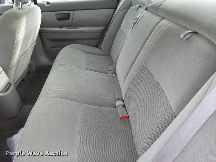 image for item K1004 2004 Ford Taurus SES