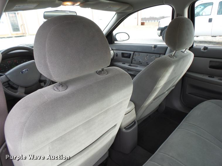 image for item K1004 2004 Ford Taurus SES