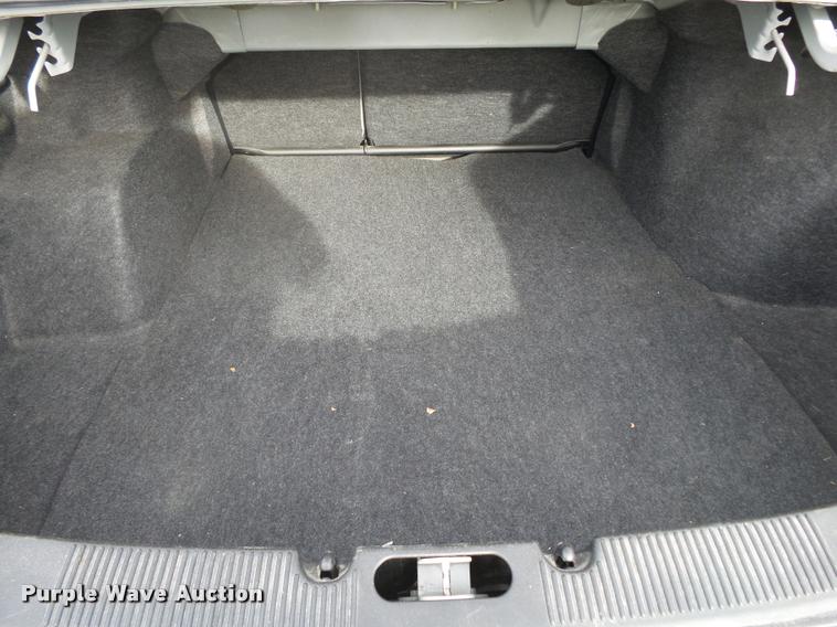 image for item K1004 2004 Ford Taurus SES