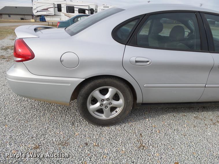 image for item K1004 2004 Ford Taurus SES