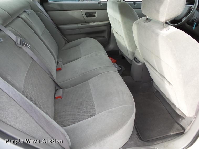 image for item K1004 2004 Ford Taurus SES