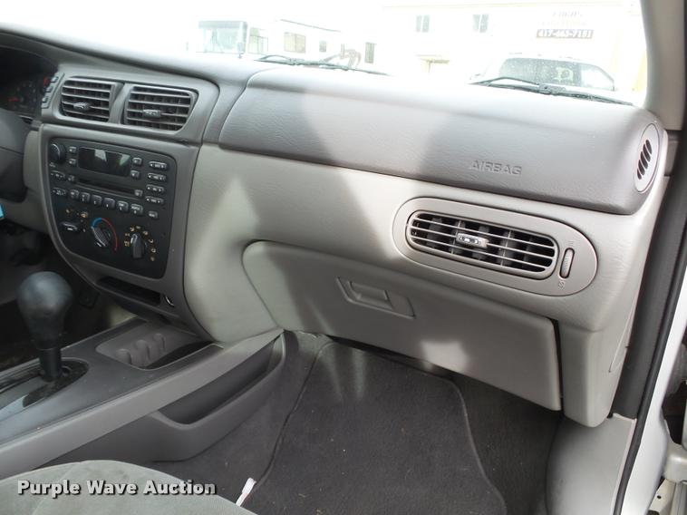 image for item K1004 2004 Ford Taurus SES