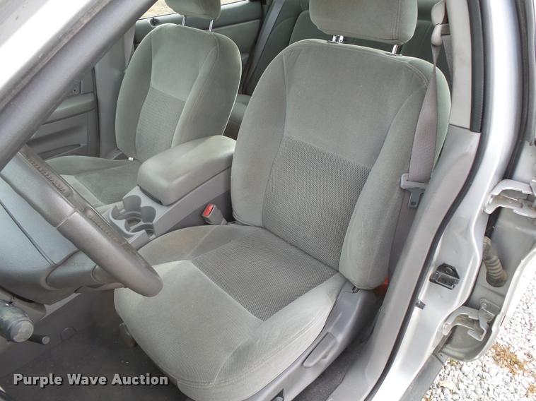 image for item K1004 2004 Ford Taurus SES
