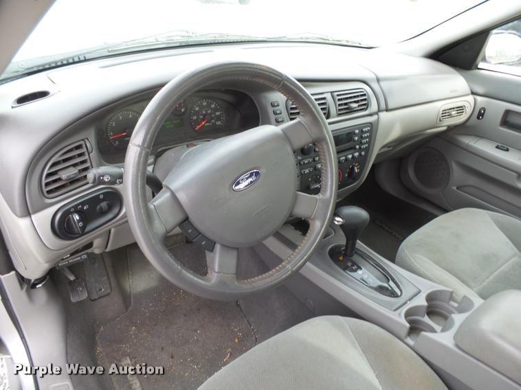 image for item K1004 2004 Ford Taurus SES