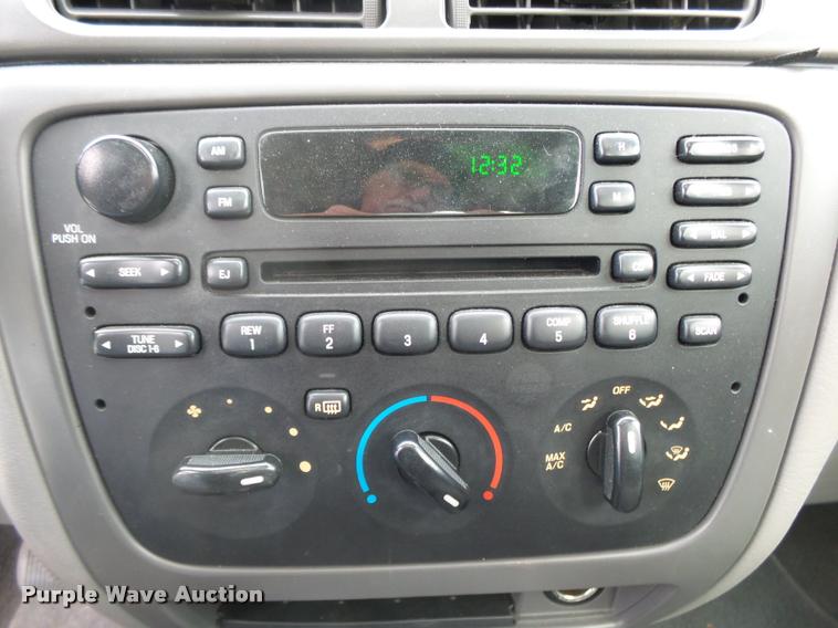image for item K1004 2004 Ford Taurus SES