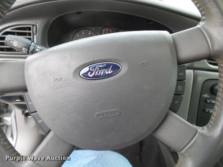image for item K1004 2004 Ford Taurus SES