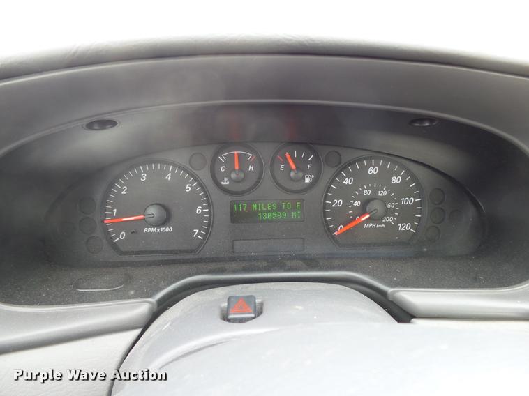 image for item K1004 2004 Ford Taurus SES