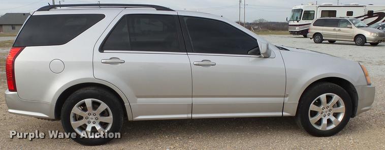 image for item K1006 2008 Cadillac SRX SUV