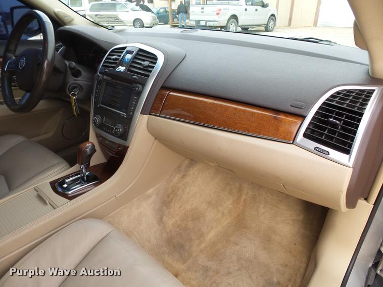 image for item K1006 2008 Cadillac SRX SUV