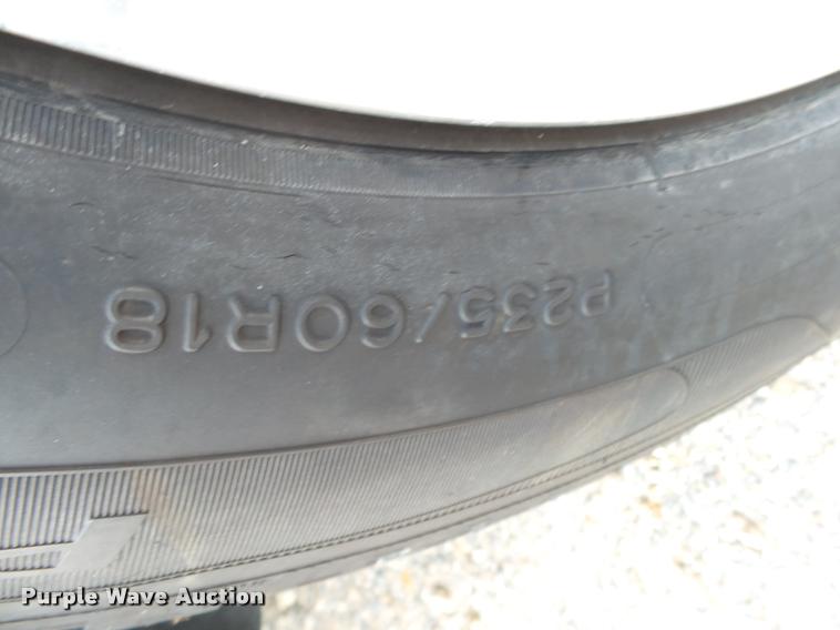 image for item K1006 2008 Cadillac SRX SUV