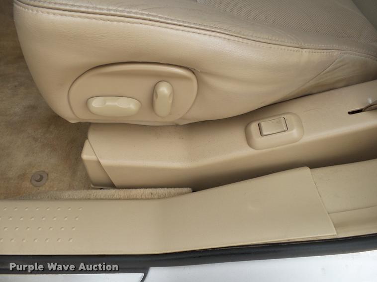 image for item K1006 2008 Cadillac SRX SUV