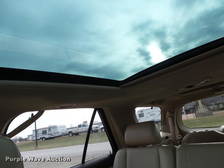 image for item K1006 2008 Cadillac SRX SUV
