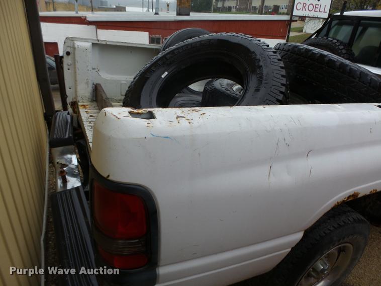 image for item K2495 1996 Dodge Ram 1500 Club Cab pickup truck