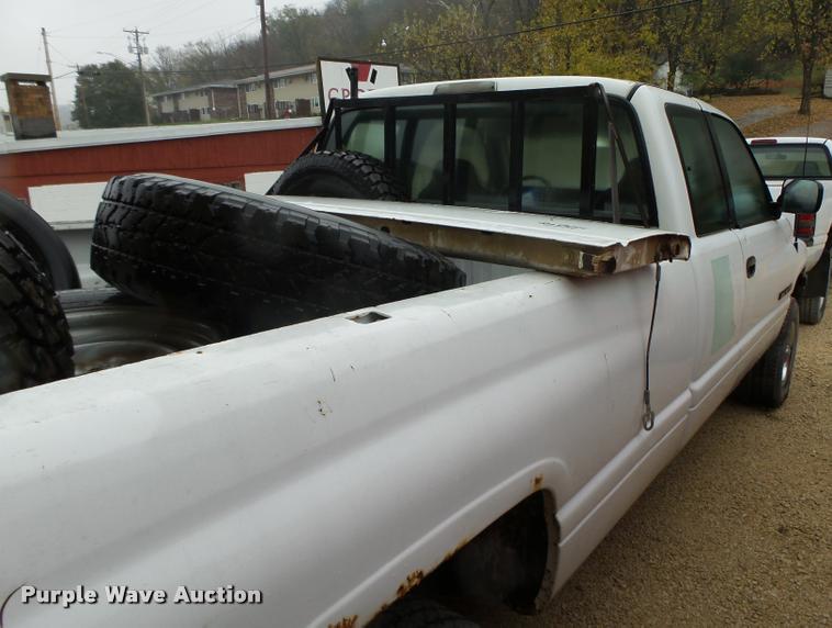 image for item K2495 1996 Dodge Ram 1500 Club Cab pickup truck