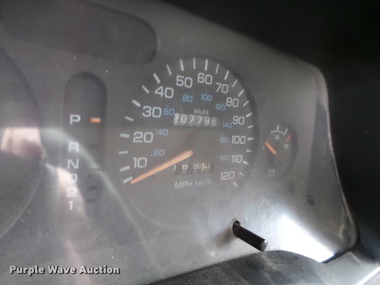 image for item K2495 1996 Dodge Ram 1500 Club Cab pickup truck