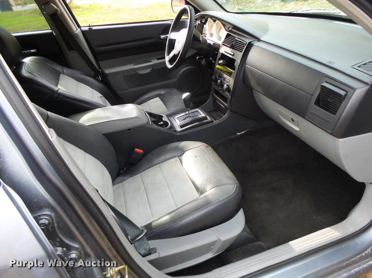 image for item K5629 2006 Dodge Magnum