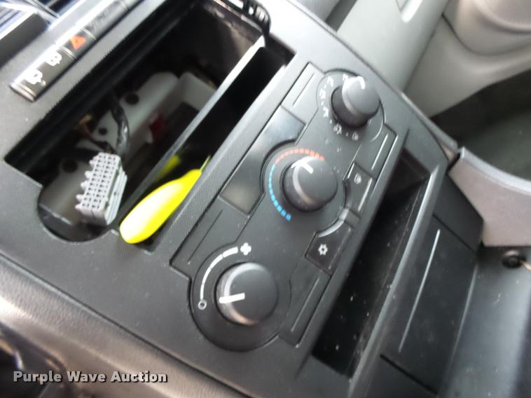 image for item K5629 2006 Dodge Magnum